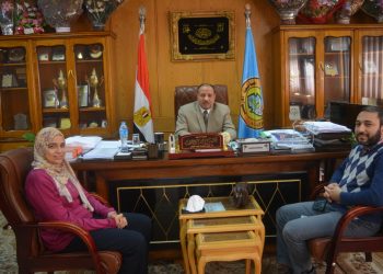 نائب رئيس جامعة الأزهر يستقبل فريق التدريب والدعم الفني للتصحيح الإلكتروني