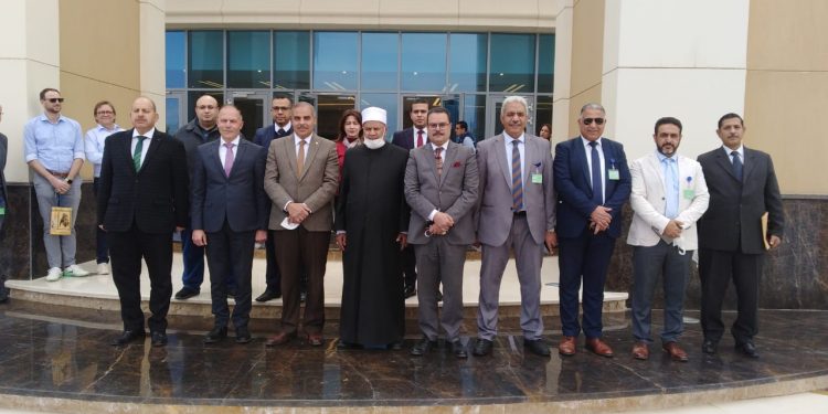 قيادات جامعة الأزهر يبحثون سبل التعاون مع مجمع الإصدارات المؤمنة والذكية