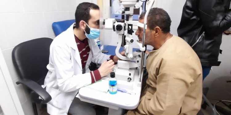 أهالي حلايب وشلاتين يتوافدون على قافلة جامعة الأزهر الشاملة