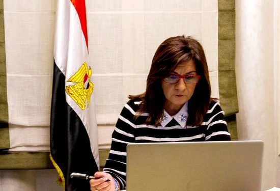 حرب روسيا وأوكرانيا.. «وزيرة الهجرة» تجتمع بممثلي الجالية والطلبة