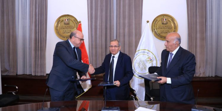 “التعليم” توقع بروتوكول تعاون لإطلاق مدرسة للتكنولوجيا التطبيقية بالمنيا