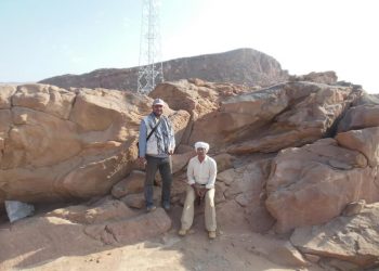  فريق بحثى يتمكن من تسجيل أول آثار أقدام ديناصورات أكلات اللحوم بجنوب الصحراء الشرقية