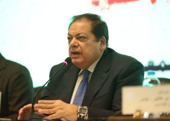 أبو العينين: قائدنا الرئيس السيسي أول من عرض نفسه للخطر من أجل مصر