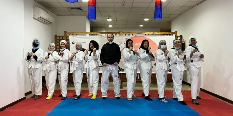 المركز الثقافي الكوري يستعيد أنشطته الجماهيرية بدورات التايكوندو