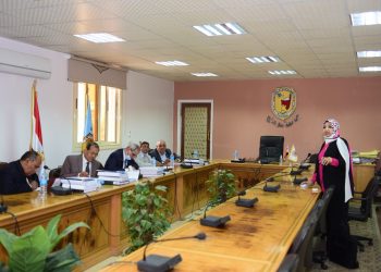 رئيس جامعة سوهاج يرأس لجنة اختيار المرشحين لمنصب عميد كلية التربية النوعية