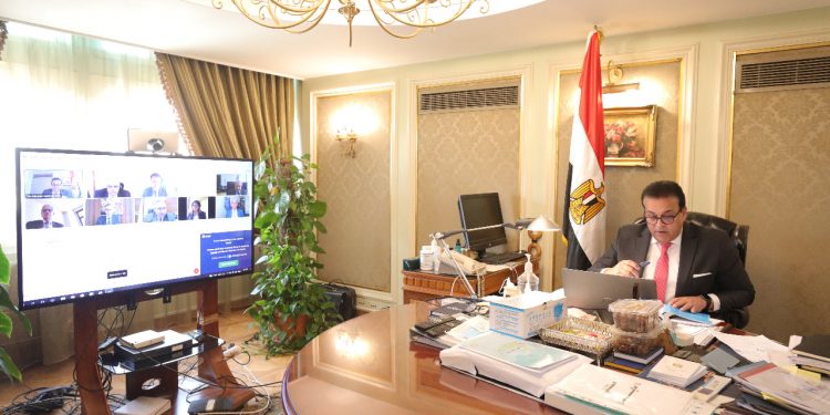 وزير التعليم العالي يبحث آليات التعاون مع مدير عام المنظمة العالمية للملكية الفكرية