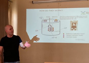 لأول مرة بمصر.. صيدلة حلوان تعزز معامل مركز التميز العلمي بتقنية جديدة
