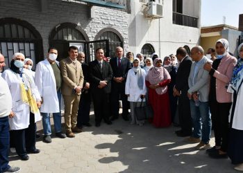 رئيس جامعة قناة السويس يتفقد المركز الطبي تمهيداً لدخوله منظومه التأمين الصحي 