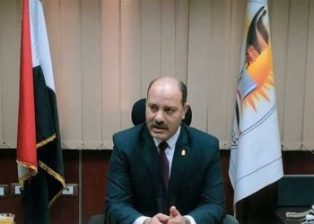 "ركب ابني زي الحمار".. إحالة معلم بسوهاج للتحقيق لتنمره على طالب