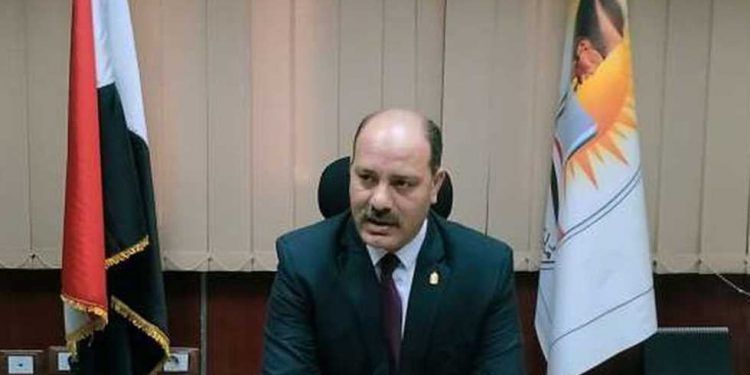 "ركب ابني زي الحمار".. إحالة معلم بسوهاج للتحقيق لتنمره على طالب