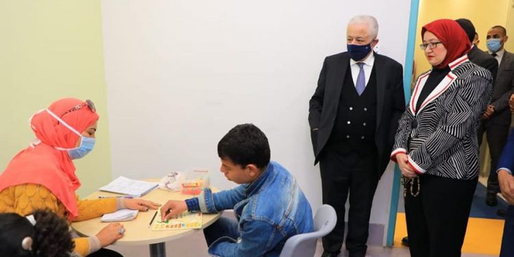 أول رد من وزير التعليم على سقوط السيستم وإلغاء امتحان الدبلومة الأمريكية