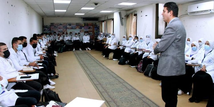 تدريب طلاب كليات التمريض حول الاكتشاف المبكر للإدمان