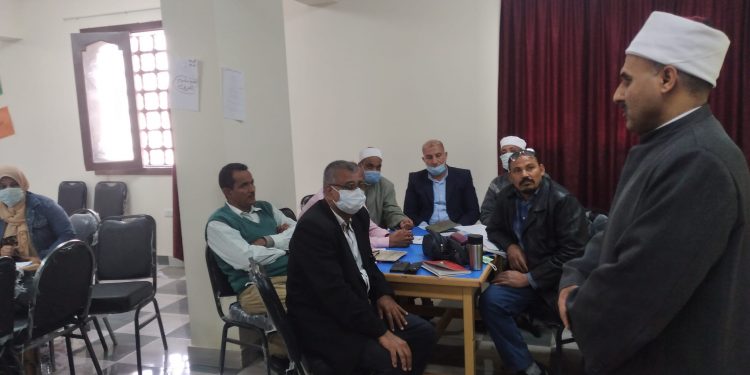 رئيس البحر الأحمر الأزهرية يتابع فعاليات تدريب معلمى اللغة العربية بديوان عام المنطقة