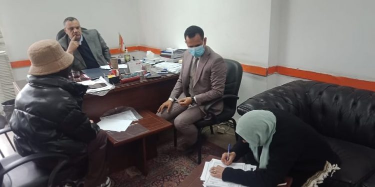 الطلبة يتوافدون على الوزارة لتقديم طلبات الالتحاق بالجامعات المصرية