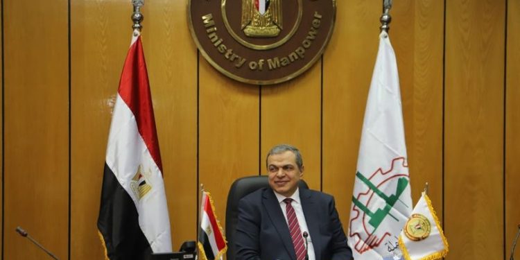 صرف 3.6 مليون جنيه إعانات طوارئ لـ  2609 عامل بالمؤسسة الثقافية والجامعة العمالية