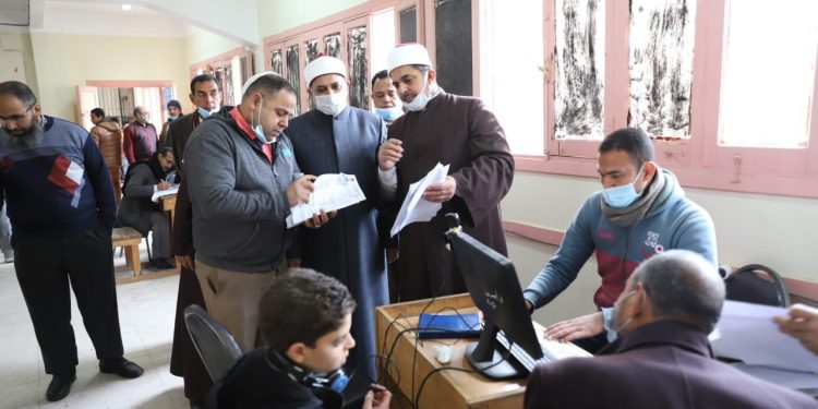 داود يتفقد سير العملية التعليمية وانتظام الدراسة بمنطقة البحيرة الأزهرية