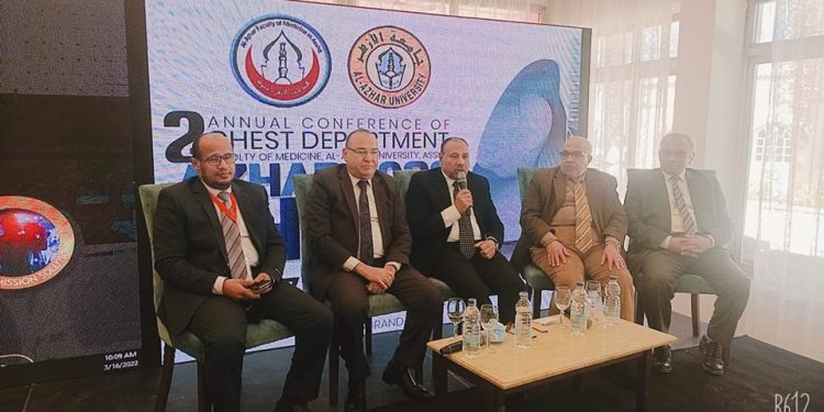 جامعة الأزهر إنطلاق فعاليات مؤتمر" الجديد في أمراض الصدر المختلفة فى ظل جائحة كورونا" بأسيوط