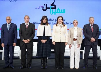 نبيلة مكرم: مبادرة كن سفيرًا تعطي الأمل للشباب وتدخلهم معركة الوعي