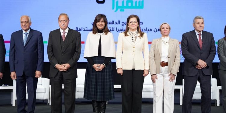 نبيلة مكرم: مبادرة كن سفيرًا تعطي الأمل للشباب وتدخلهم معركة الوعي