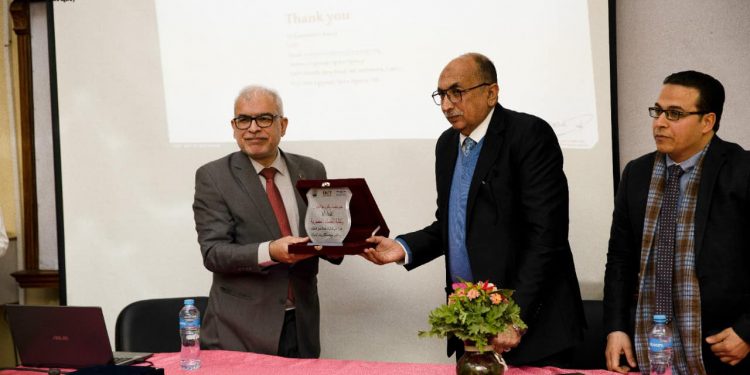 وفد وكالة الفضاء المصرية يتفقد معهد هندسة الطيران