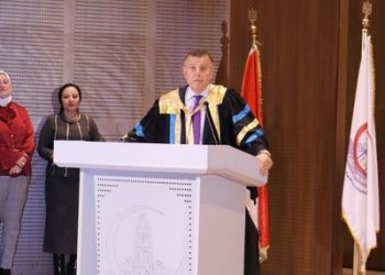 رئيس جامعة عين شمس: فرص المجال الطبي في تزايد مستمر والقادم أفضل