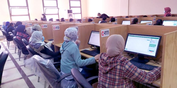 بدء اختبارات الميدتيرم إلكترونياً لكليات القطاع الطبي بجامعة المنيا