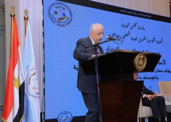 شوقي يكشف حقيقة عقد مؤتمر صحفي لإعلان نتيجة الأول والثاني الثانوي