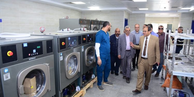 رئيس جامعة سوهاج يتابع مراحل تفعيل العمل بالمستشفى الجامعي الجديد
