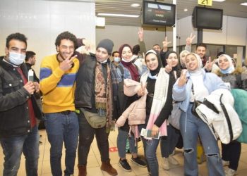 آخر اخبار روسيا وأوكرانيا.. إقلاع رحلة “ايركايرو” إلى القاهرة وعلى متنها الطلبة المصريين المتواجدين فى رومانيا