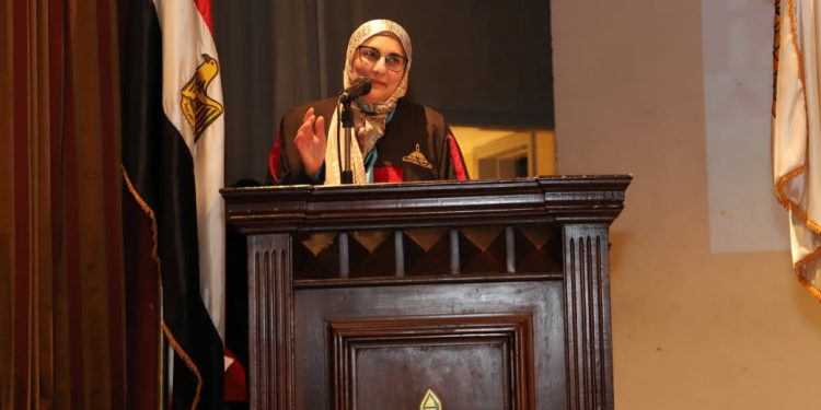 «صيدلة عين شمس» تحتفل بتخريج دفعتين من برنامج التصميم الدولي