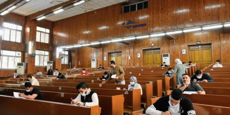 التعليم العالي: انتهاء اختبارات تحديد المستوى لطلاب كلية الصيدلة العائدين من أوكرانيا