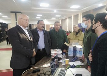 رئيس جامعة بنها يتابع اليوم الثاني لفعاليات هاكاثون المدن الذكية