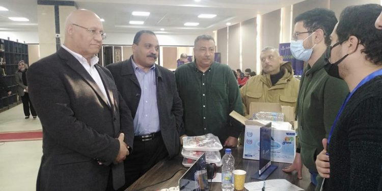 رئيس جامعة بنها يتابع اليوم الثاني لفعاليات هاكاثون المدن الذكية