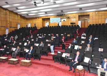 وزير التعليم العالي يستعرض تقريرًا حول اجتماع المجلس الأعلى لشئون التعليم والطلاب