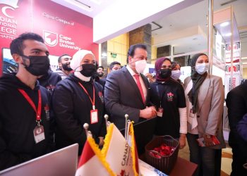 وزير التعليم العالي يتفقد معرض إيديوجيت 2022