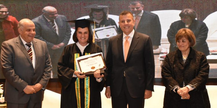 رئيس جامعة عين شمس: كلية الطب سارت على النهج الصحيح لتحقيق رؤية الدولة بالمنظومة الصحية