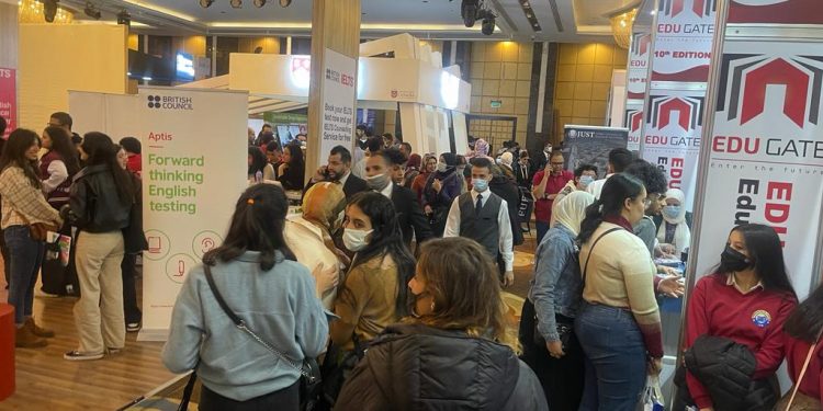 الملتقى الدولي للجامعات والمنح والتدريب يختتم فعالياته وسط إقبال كبير من الطلاب