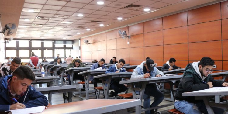 التعليم العالي: 267 طالب عائد من أوكرانيا أدى اختبارات تحديد المستوى لكليتي طب الأسنان والهندسة