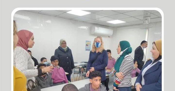 وفد أجنبي من مؤسسة Discovery Education يزور مدرسة بمصر الجديدة “صور”