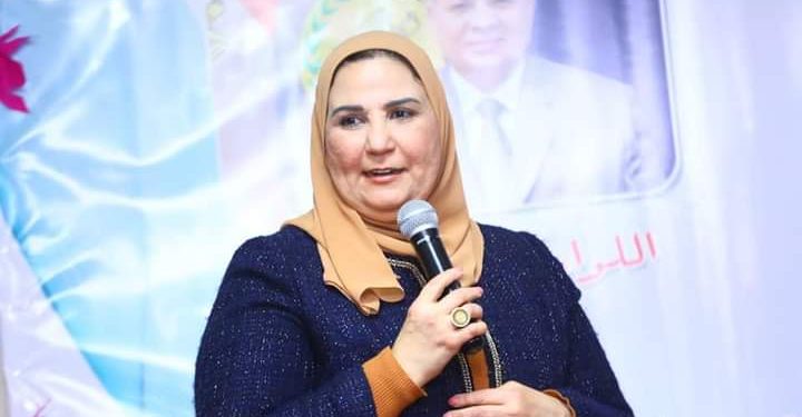 وزيرة التضامن تشارك محافظ أسيوط في حفل تكريم الأمهات المثاليات