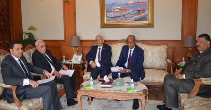 «حجازي» يتابع إجراءات عقد امتحانات الترم الثاني ببورسعيد