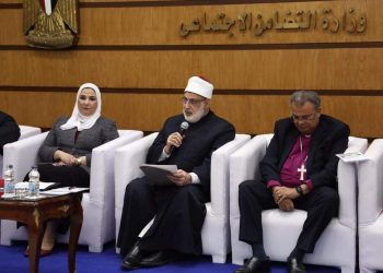 وكيل الأزهر: القيادة السياسية قدمت دليلا على أهمية الوعي بمتطلبات المرحلة الحساسة التي يمر بها الوطن