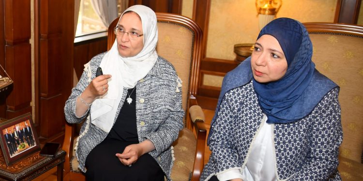 وزيرة الهجرة تبحث ترتيبات إطلاق المرحلة الثانية من التطبيق الإلكتروني لـ “اتكلم عربي”