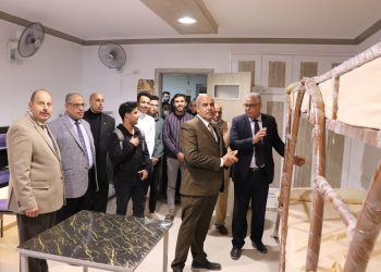 رئيس جامعة الأزهر يشيد بنموذج الغرف بالمدينة الجامعية للطلاب