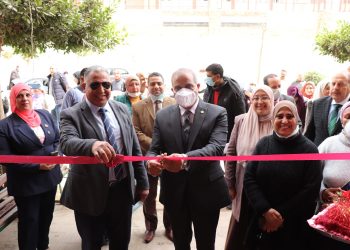 رئيس جامعة الأزهر يفتتح معرض المشروعات الصغيرة بكلية التجارة بنات