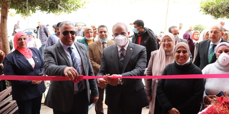 رئيس جامعة الأزهر يفتتح معرض المشروعات الصغيرة بكلية التجارة بنات