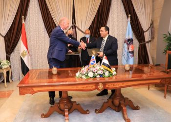 «التعليم»: توقيع عقد تصنيع الشاشات التفاعلية بالتعاون مع شركة بروميثيان الإنجليزية