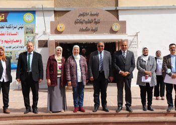 رئيس جامعة الأزهر يفتتح عيادة كلية طب البنات الطبية ومعرض ملابس مجاني للطالبات