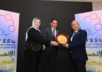 كأس العالم لكرة اليد بصربيا2021.. «التعليم» تكرم الطلاب الفائزين