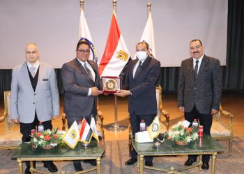 ⁩معهد إعداد القادة يطلق برنامج قادة الجمهورية الجديدة لطلاب جامعات وسط الصعيد